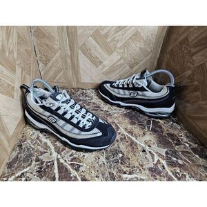 Skechers Women's Vintage Fashion Training Running White Shoes Size 7.  033
